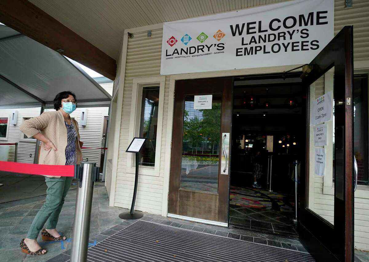 Landry’s feeds its furloughed Houston workers and first responders