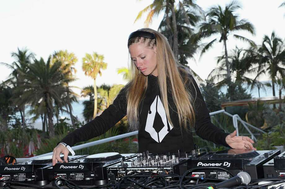 Nora En Pure Photo: Alexander Tamargo/Getty Images For Sirius XM,  Contributor / Getty Images For SiriusXM / 2018 Alexander Tamargo