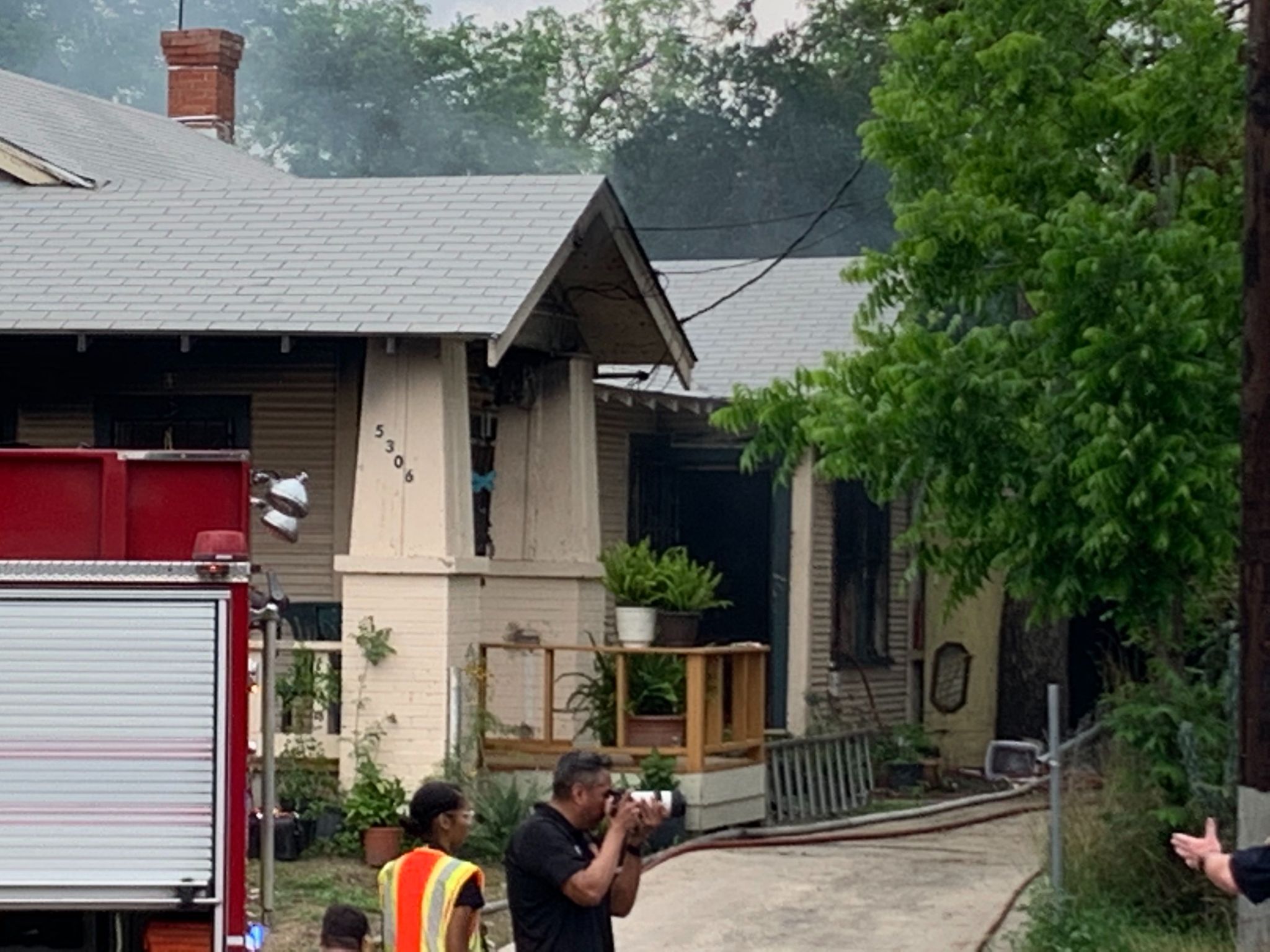 Good Samaritans save man from burning South Side home