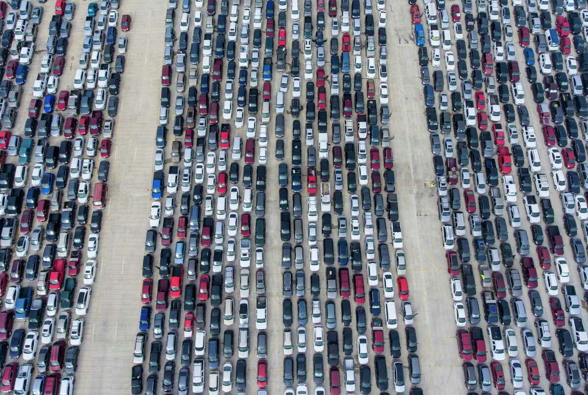 The Story Behind This Viral Photo Of The San Antonio Food Bank During Coronavirus Shutdowns