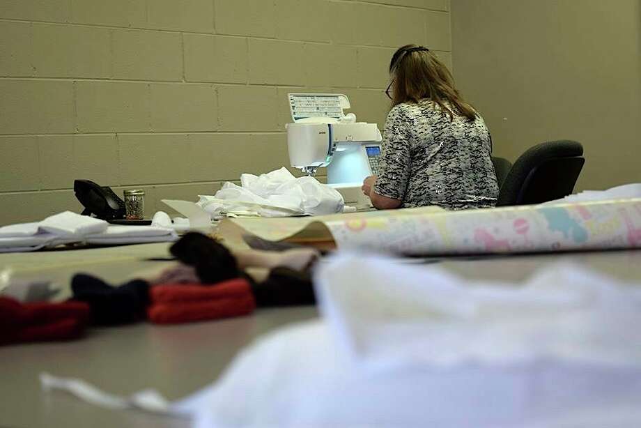 Caro medical center enlists help in making gowns for workers Huron
