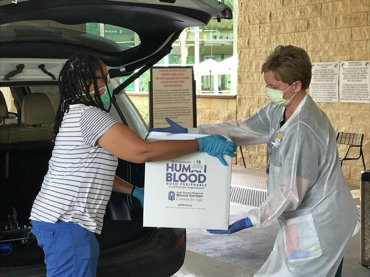 Physicians from Baptist Hospitals of Southeast Texas received rare plasma packets from Houston patients that contain antibodies expected to help critical patients at the Beaumont hospital recover from COVID-19.