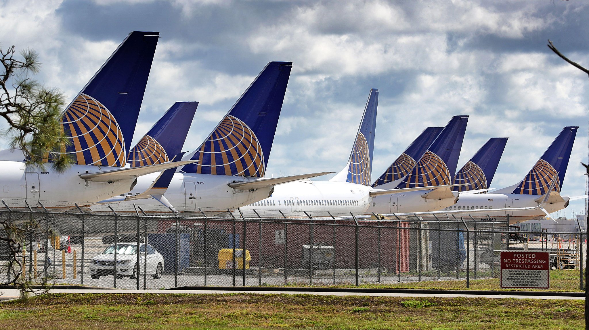 United Airlines Sees 2 1 Billion Quarterly Loss On Plunge In Sales   RawImage 