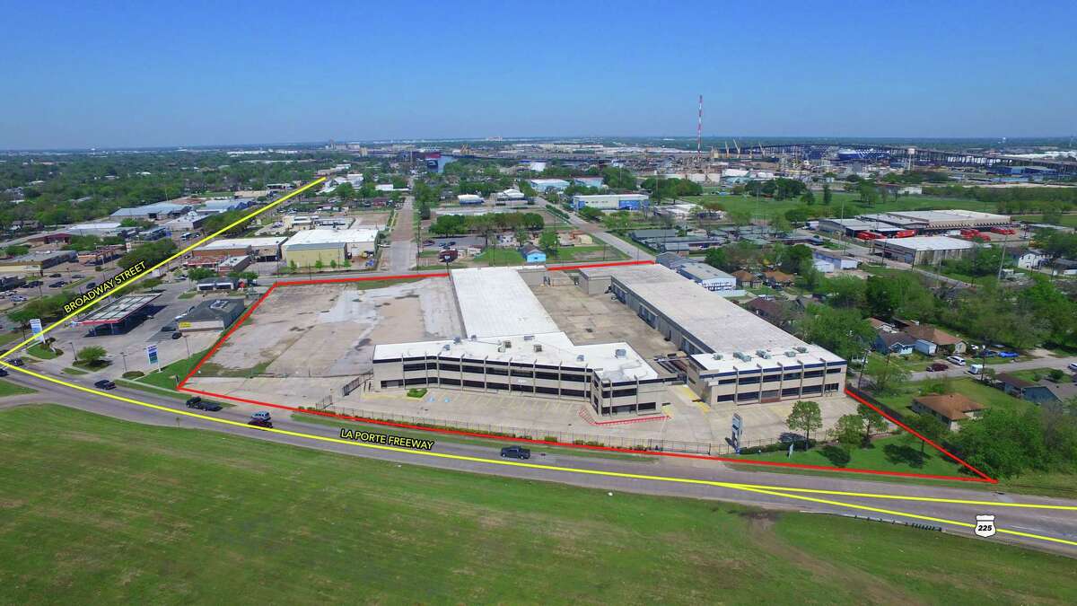 Ivest purchased two buildings totaling 100,000 square feet on 6.2 acres at 8201 and 8211 La Porte Freeway in southeast Houston. Lee & Associates represented Duma Land in the sale.