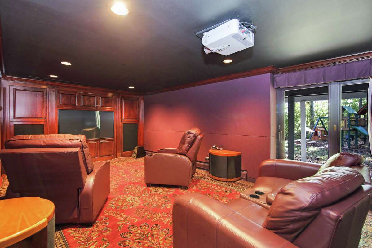 On the Market Weston contemporary boasts many interior and exterior