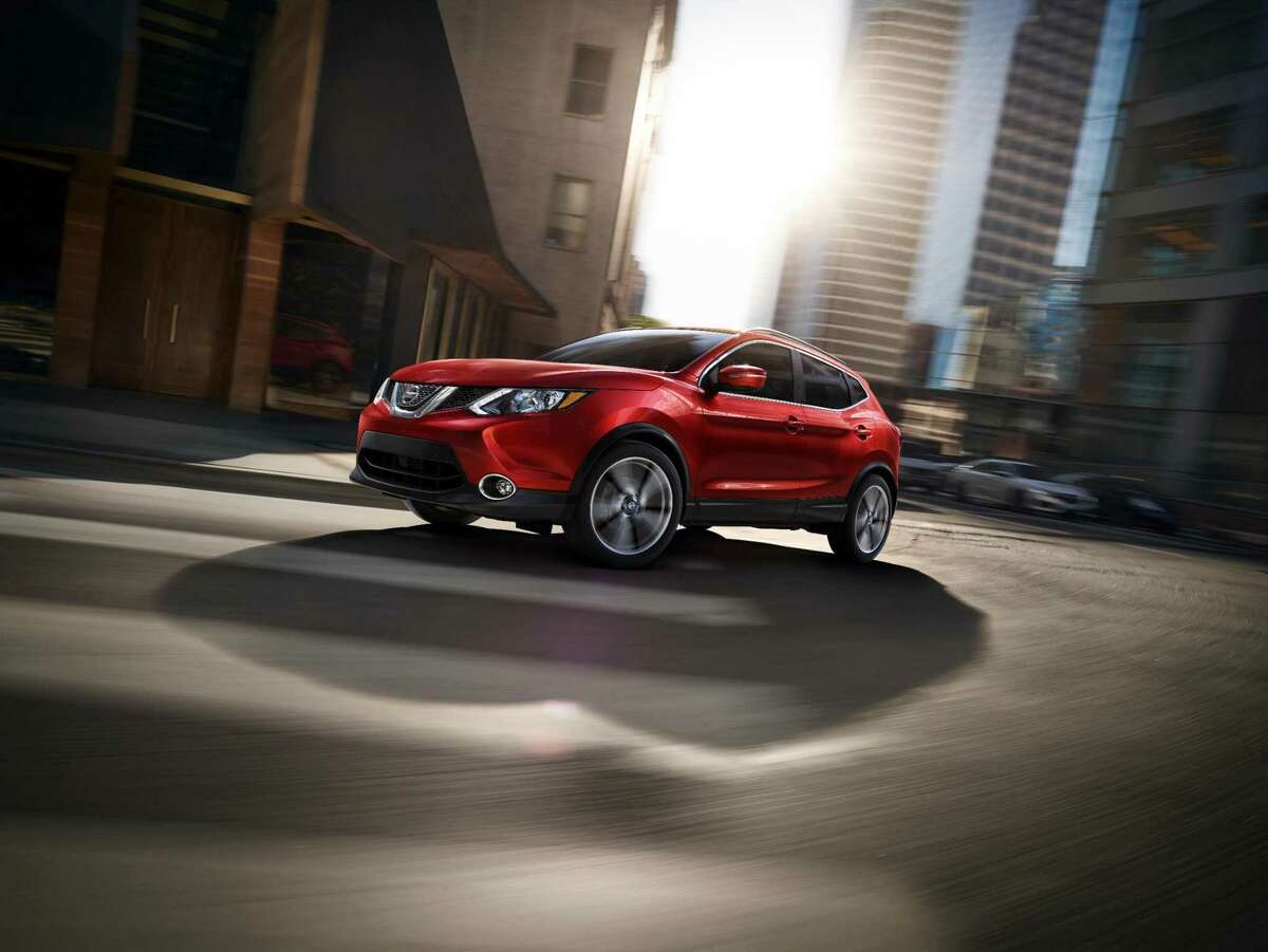The 2019 Nissan Rogue offers a 24 mpg city, 30 mpg highway fuel economy.