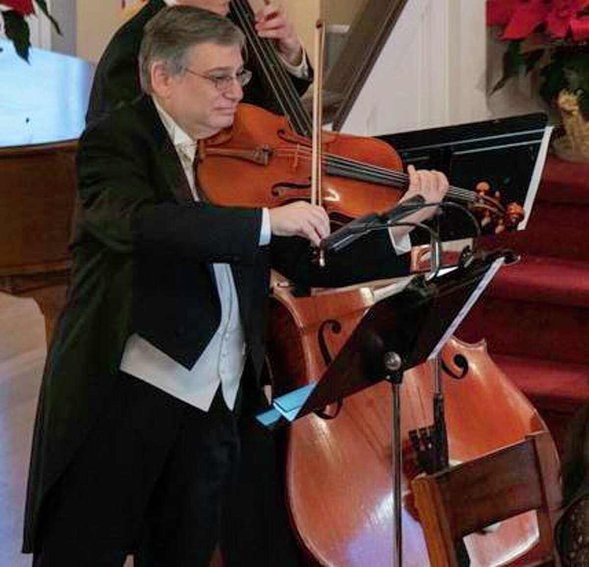 The Washington Friends of Music has announced the death of viola player Vincent Lionti, who died of COVID-19 April 4.