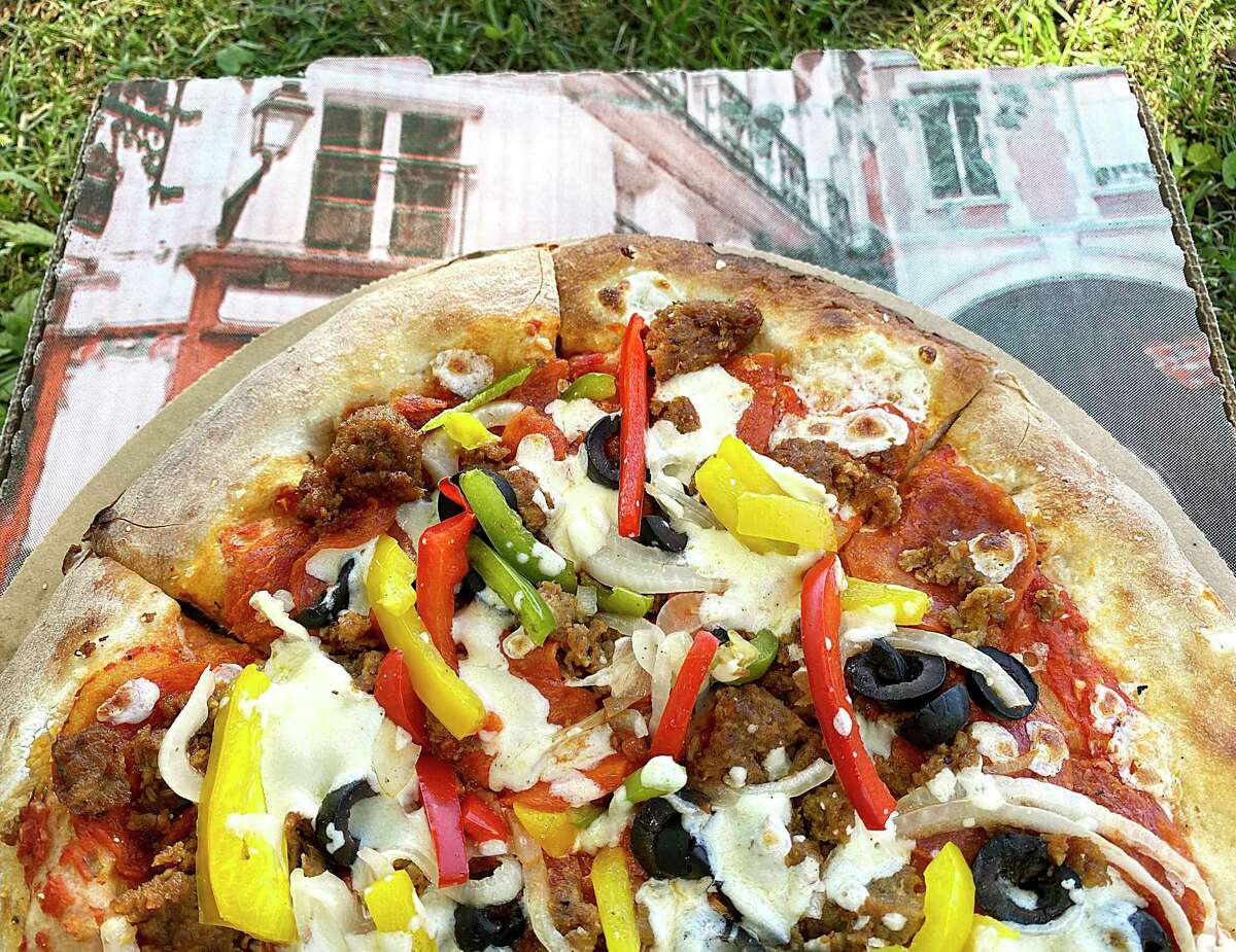 52 Weeks of Pizza Z’s Wood Fired Pizza a solid Boerne restaurant option with a great mushroom pie