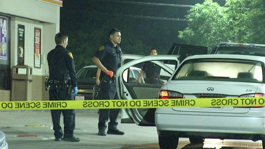 A teenager has been hospitalized in critical condition after getting shot in the head early Thursday morning near the 4900 block of E. Houston. Photo: Ken Branca
