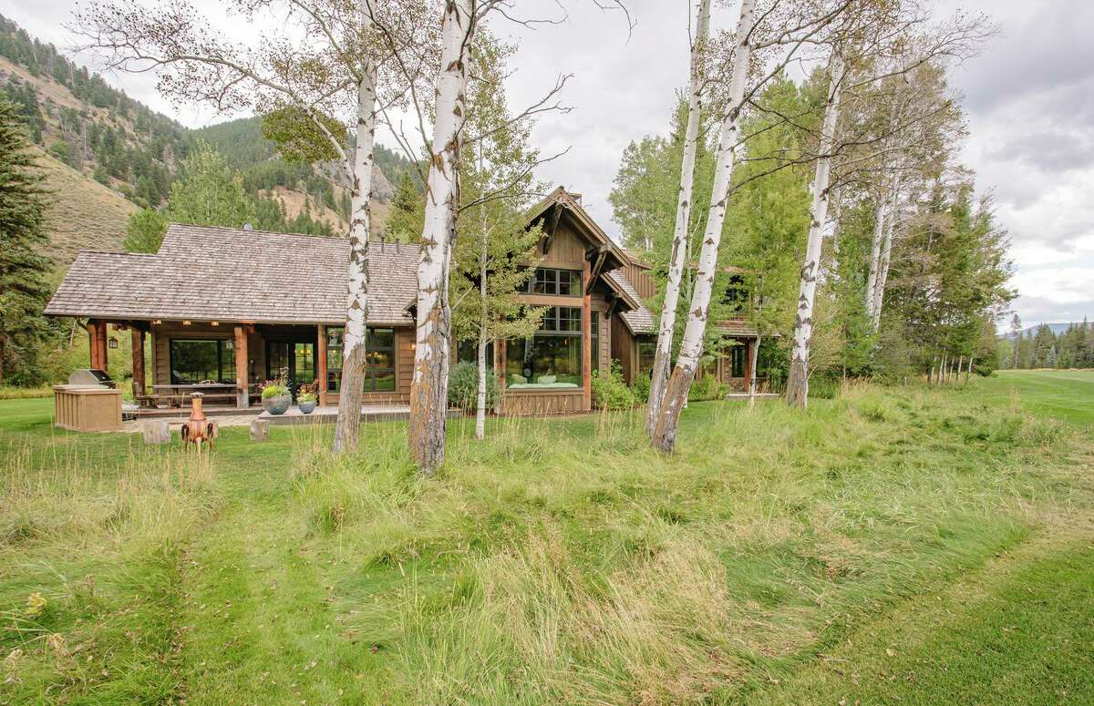 Getaway Contemporary craftsman at Wyoming’s Snake River Sporting Club
