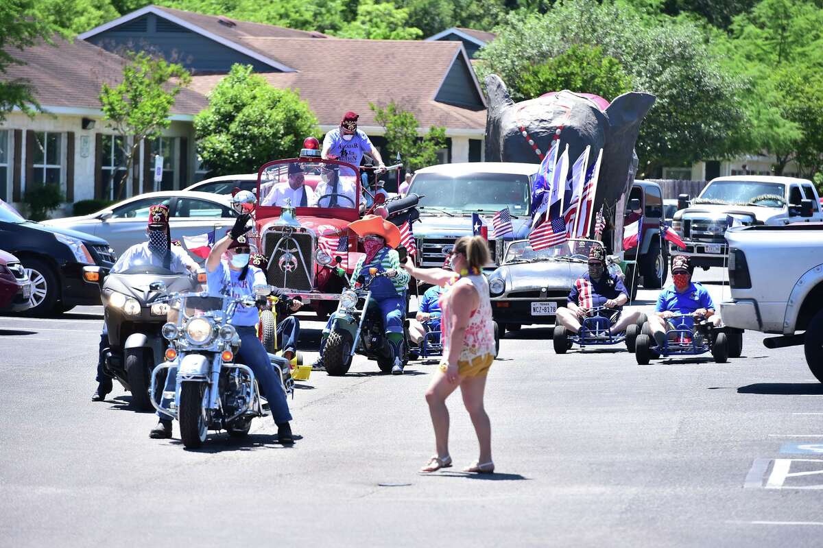 San Antonio area Alzafar Shriners take parade, personalities to