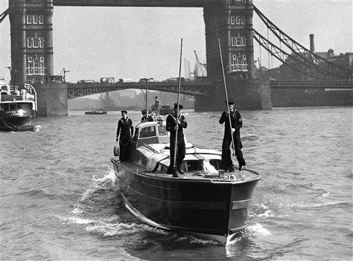 Today in history in photos (April 27)