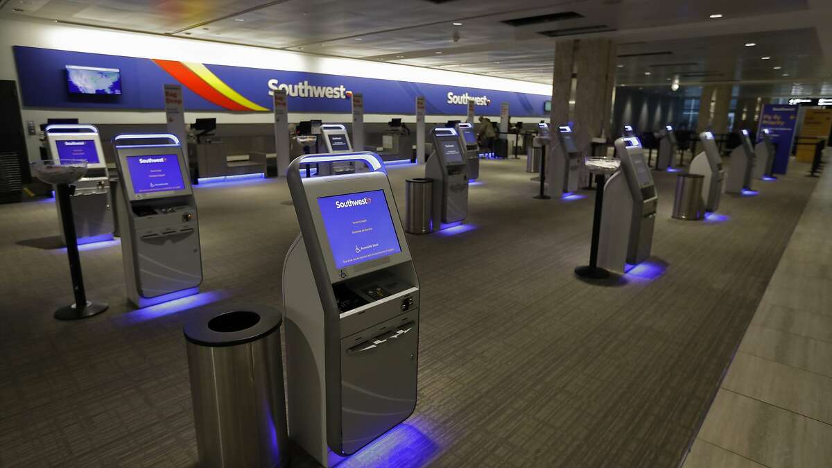 southwest airlines check in counter hours