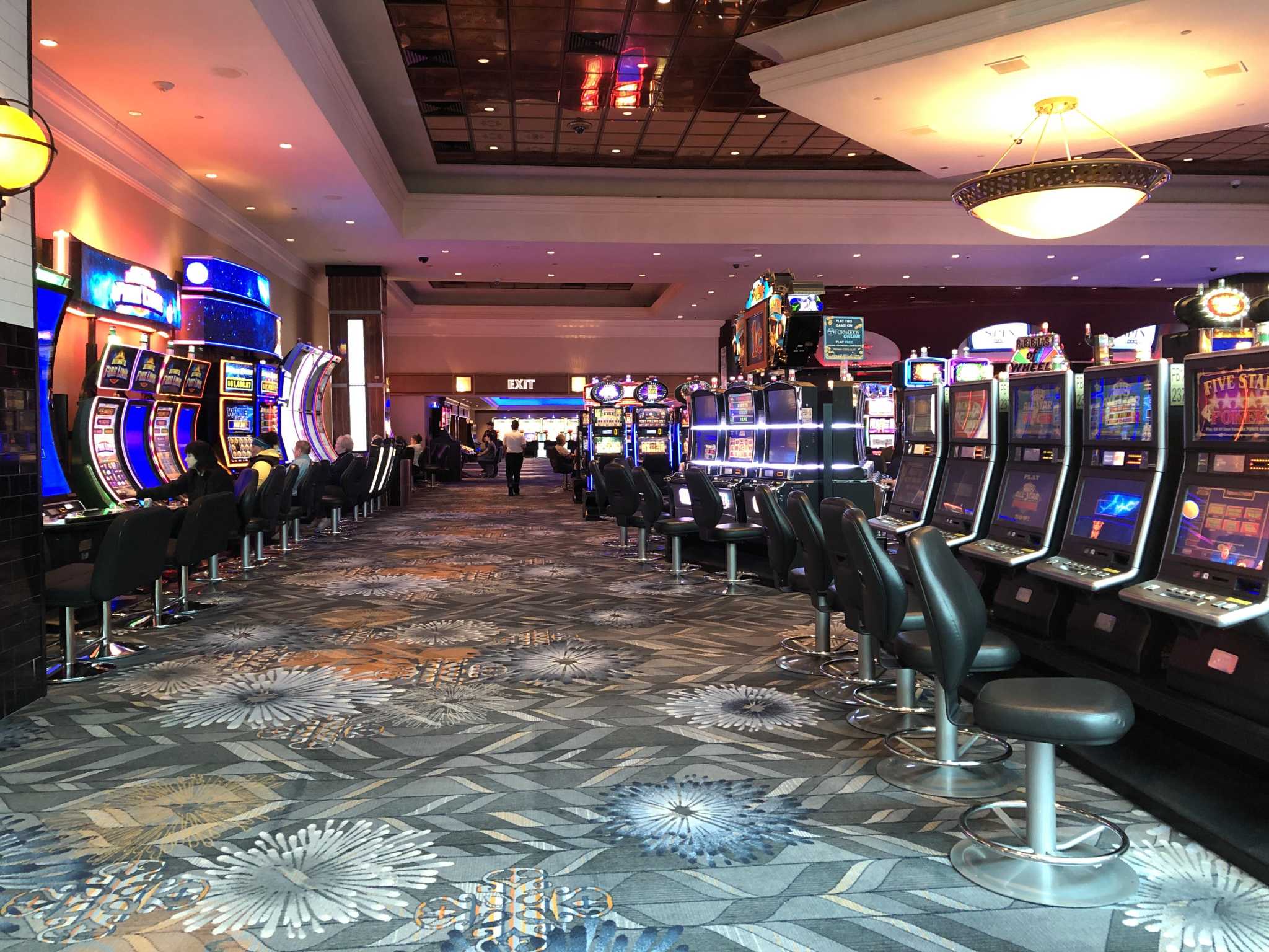 Lamont, tribes in standoff over casinos' reopening