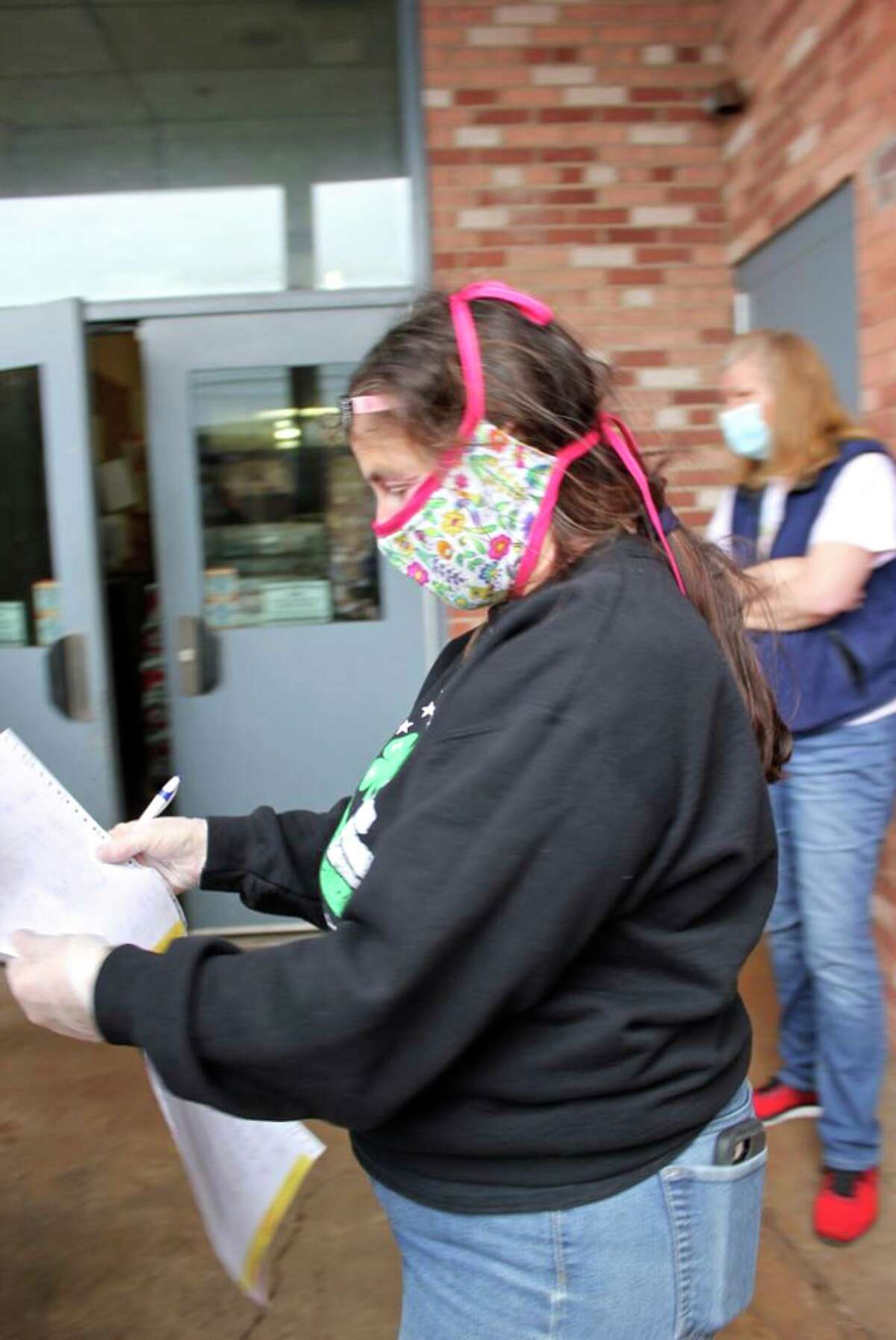 CT food pantries struggling to stock shelves as donations dwindle