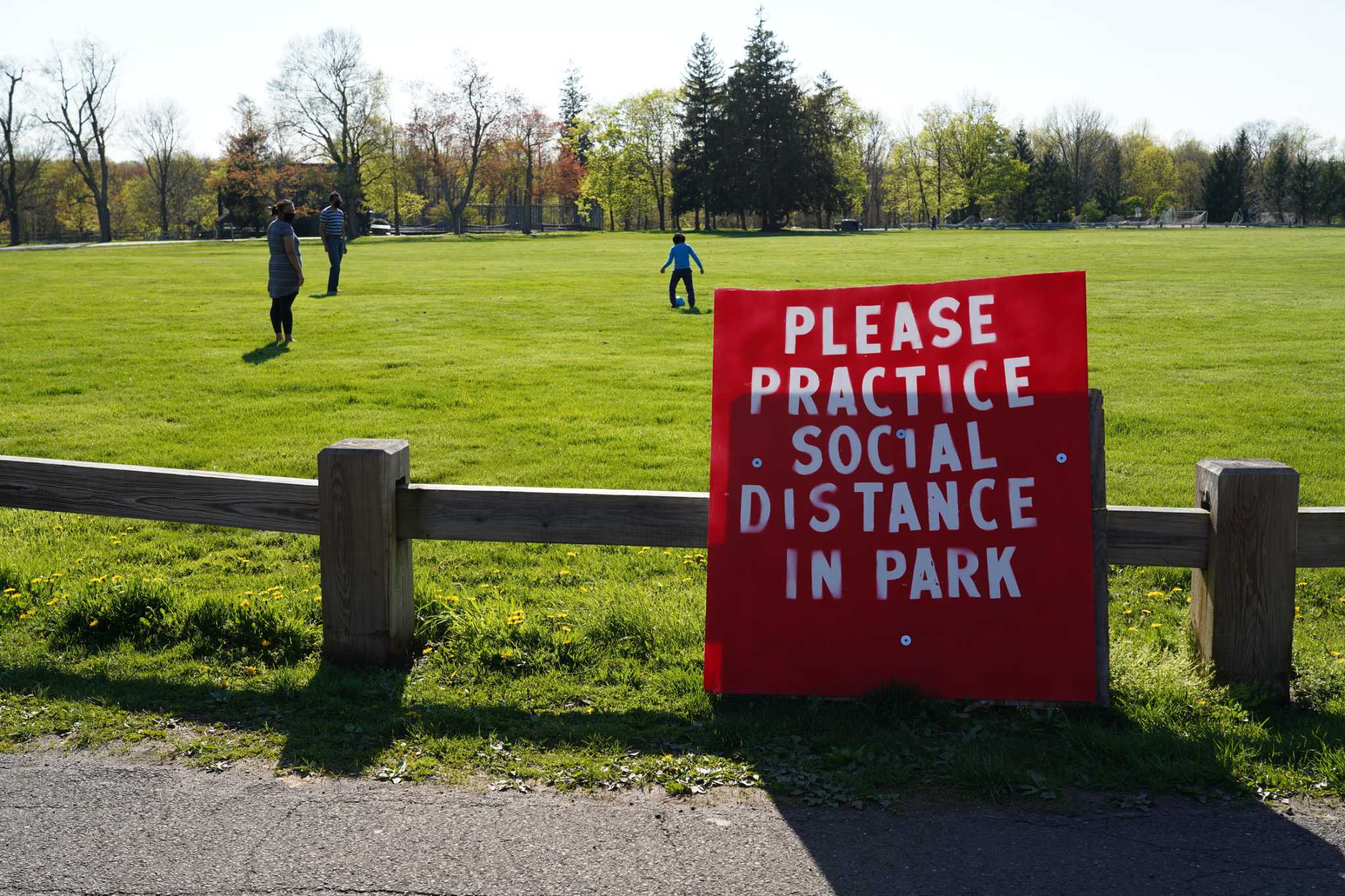 Limit New Year's gatherings to prevent COVID spread, New Canaan first selectman warns - Vimarsana News