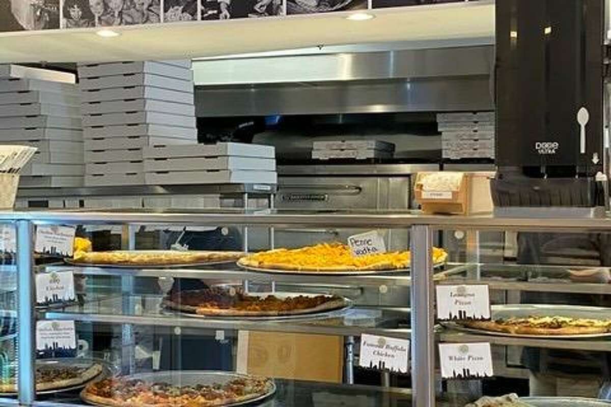 New Fairfield fundraiser provides free pizza to families