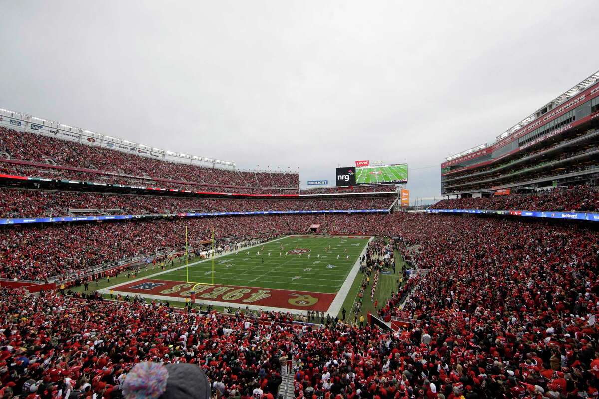 Rams, Chargers stadium delayed by rain, won't open until 2020