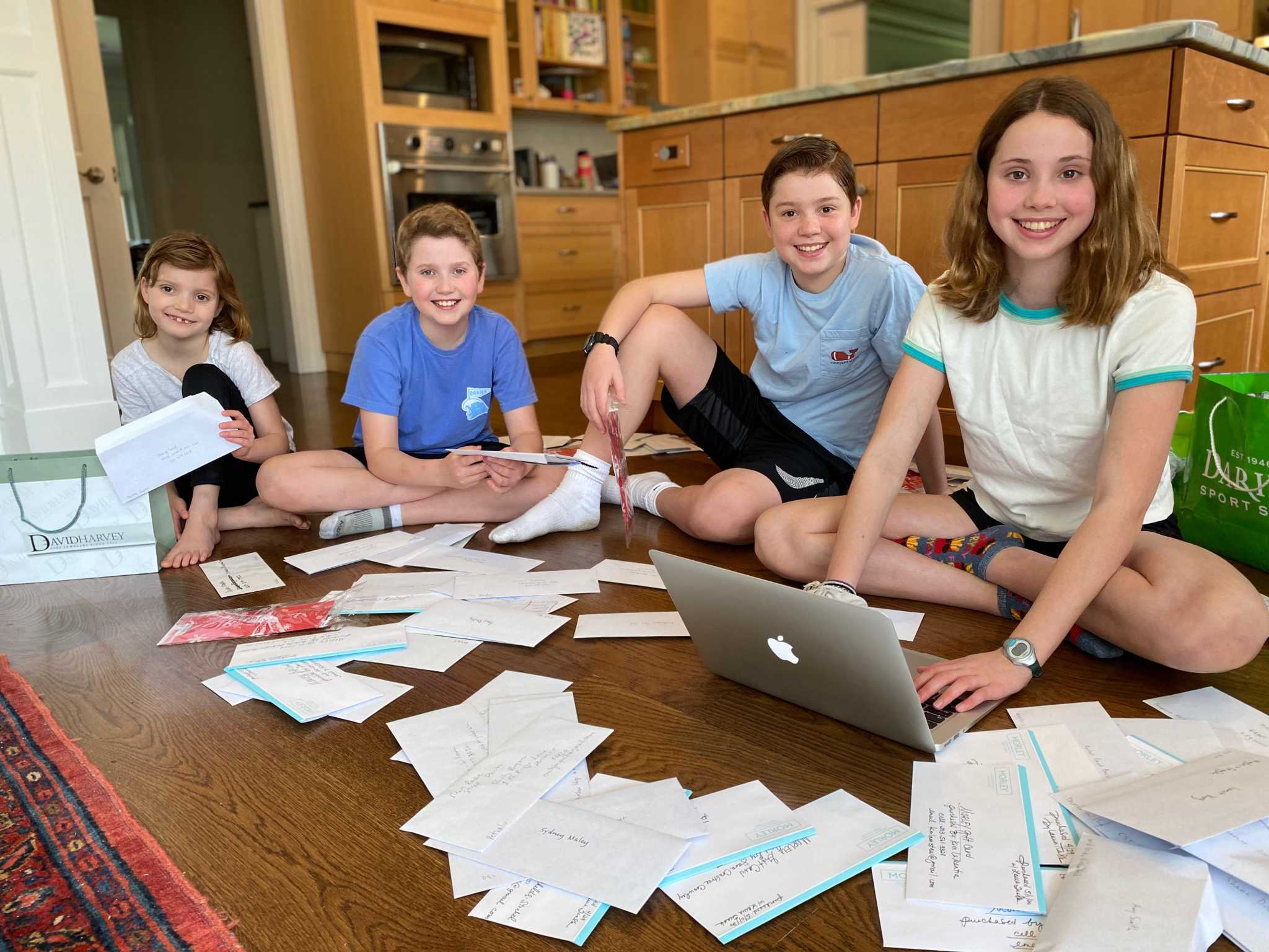 Darien teen creates gift card project to support businesses