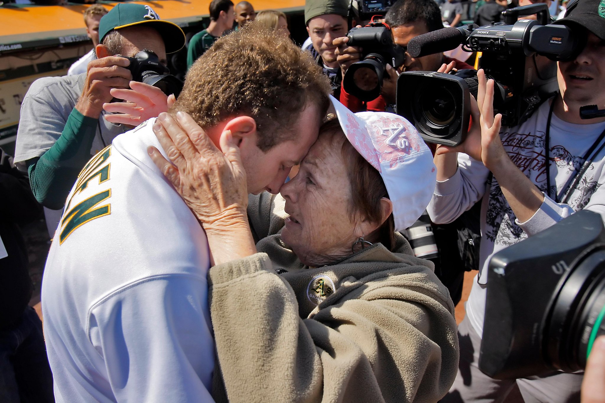 Braden hurls perfect game for A's