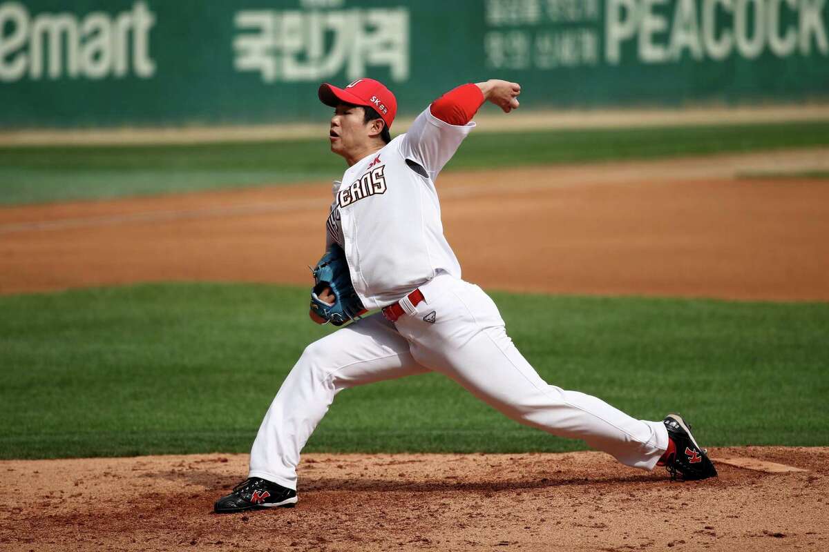 South Korea baseball league's start date has coronavirus caveat