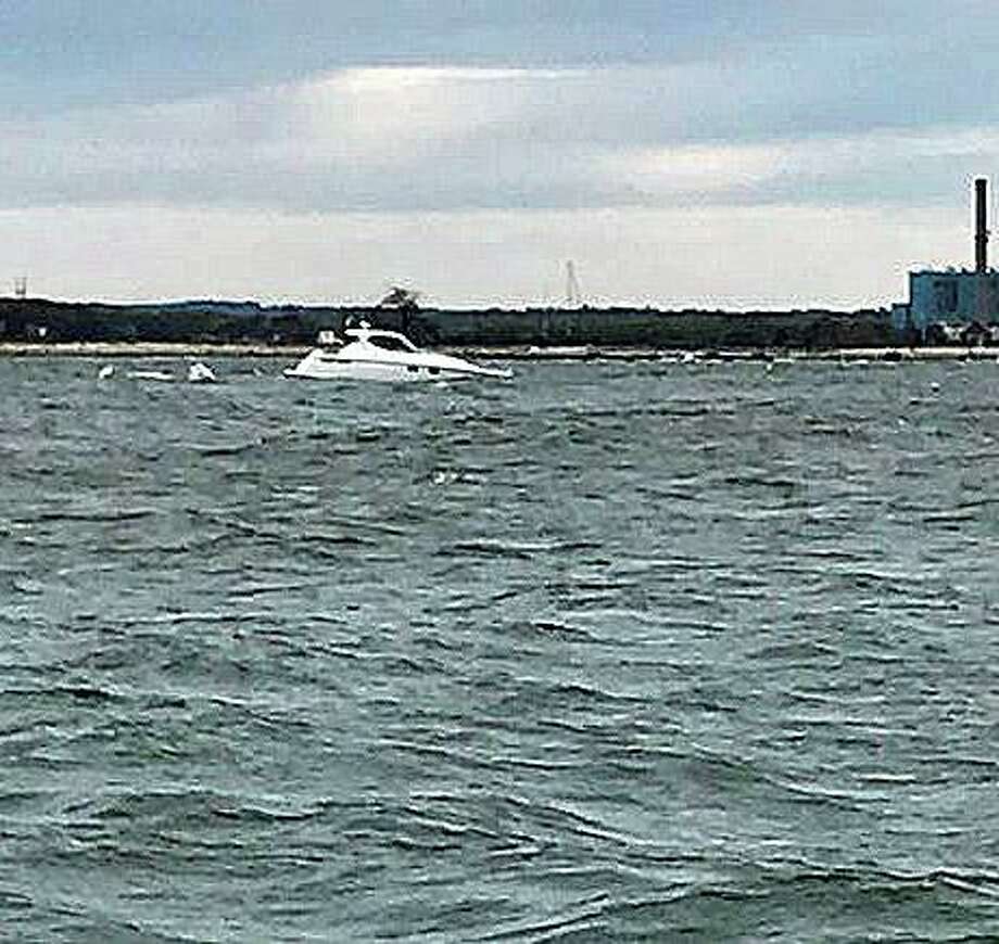 Two Rescued After Boat Crashes Off Norwalk Islands Stamfordadvocate