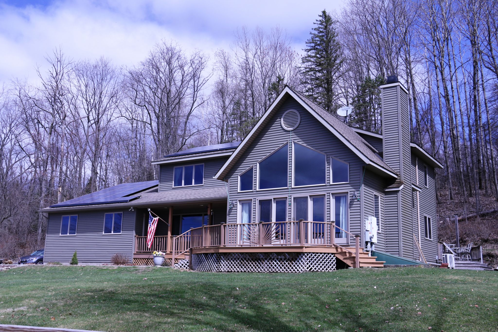 House of the Week: House on Glass Lake