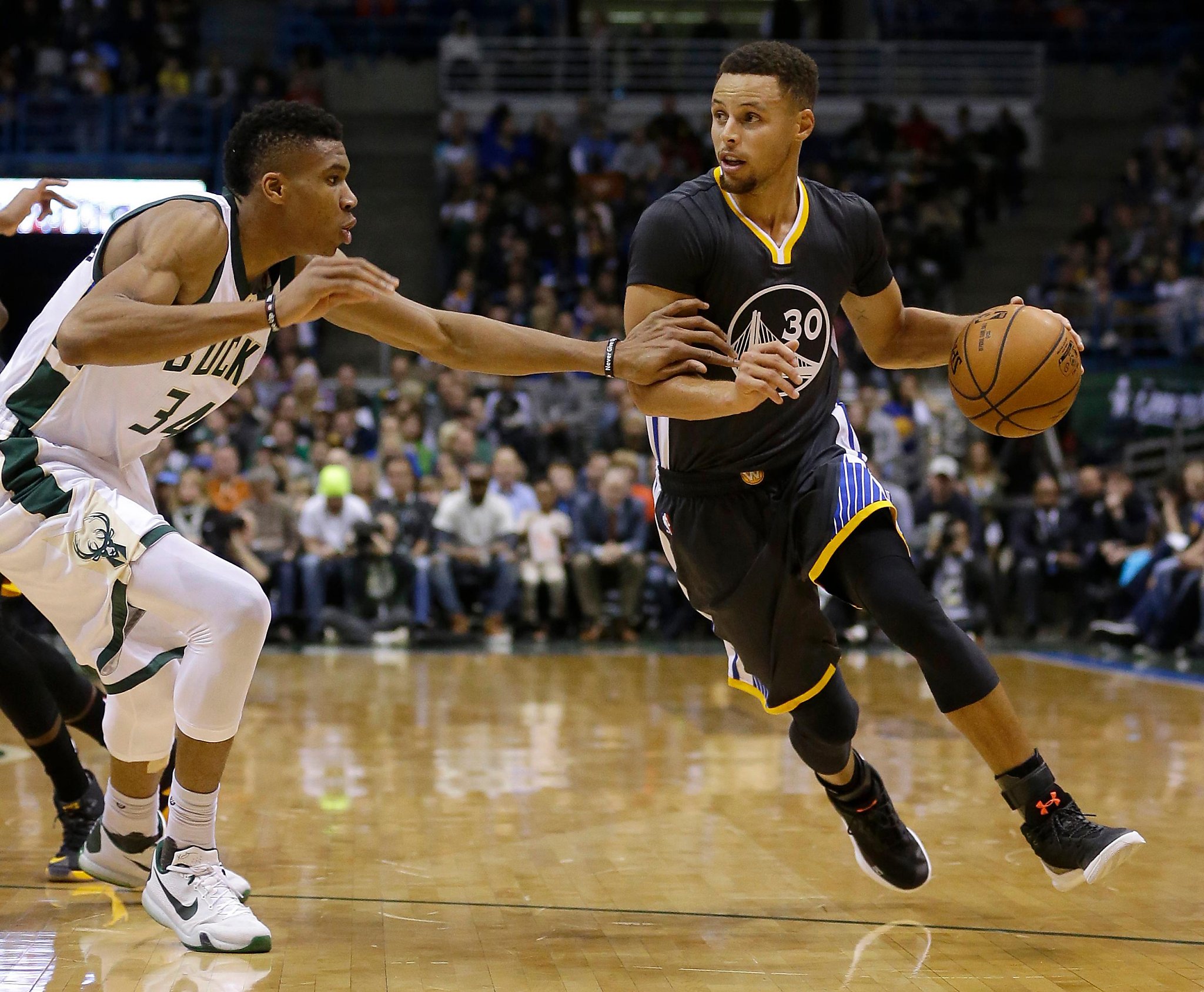 Steph Curry joins NBA superstars - RawImage 