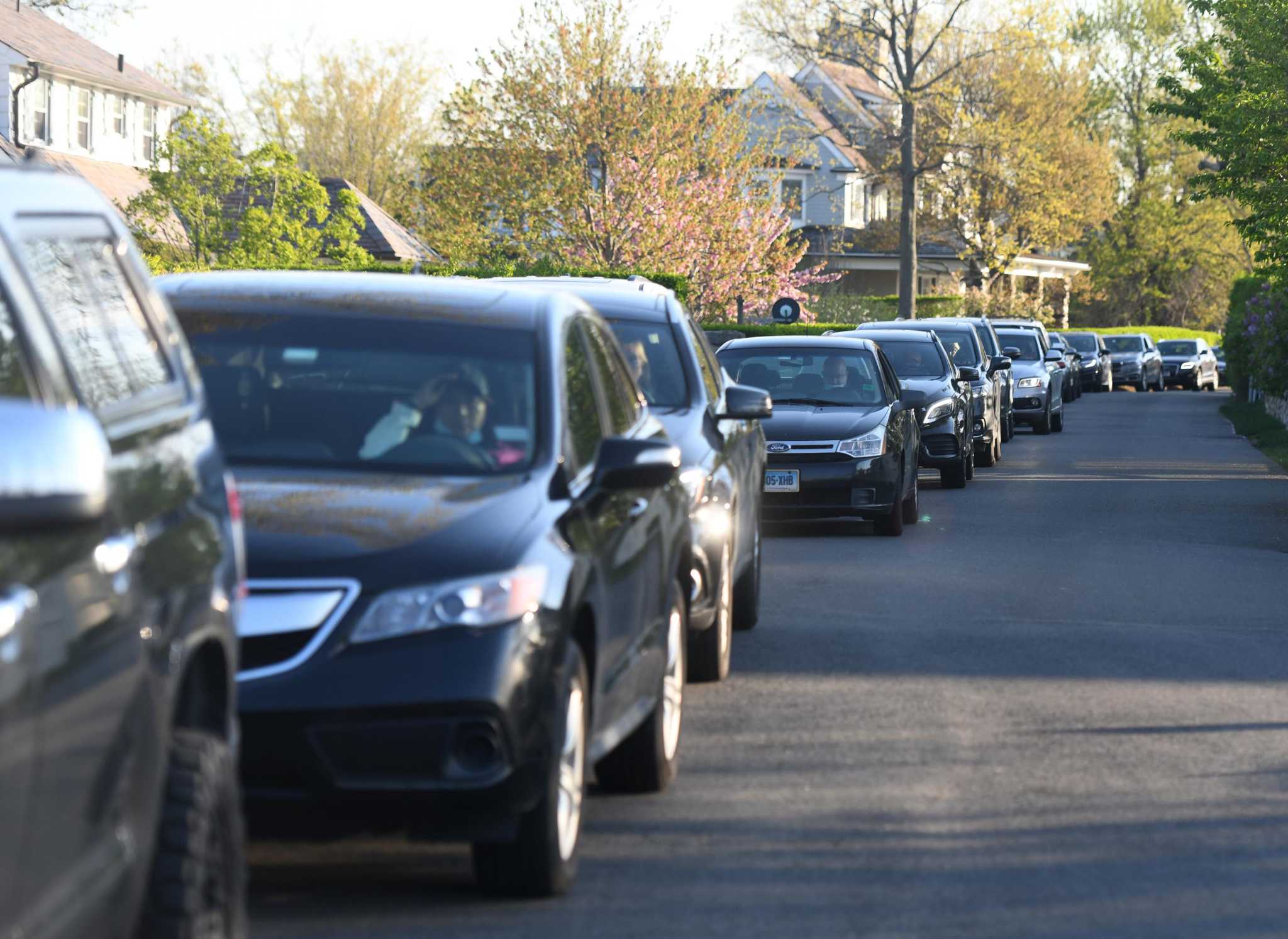 Greenwich seeks to collect delinquent car taxes