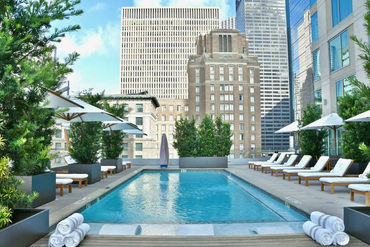 Houston hotels offering discounted staycation deals