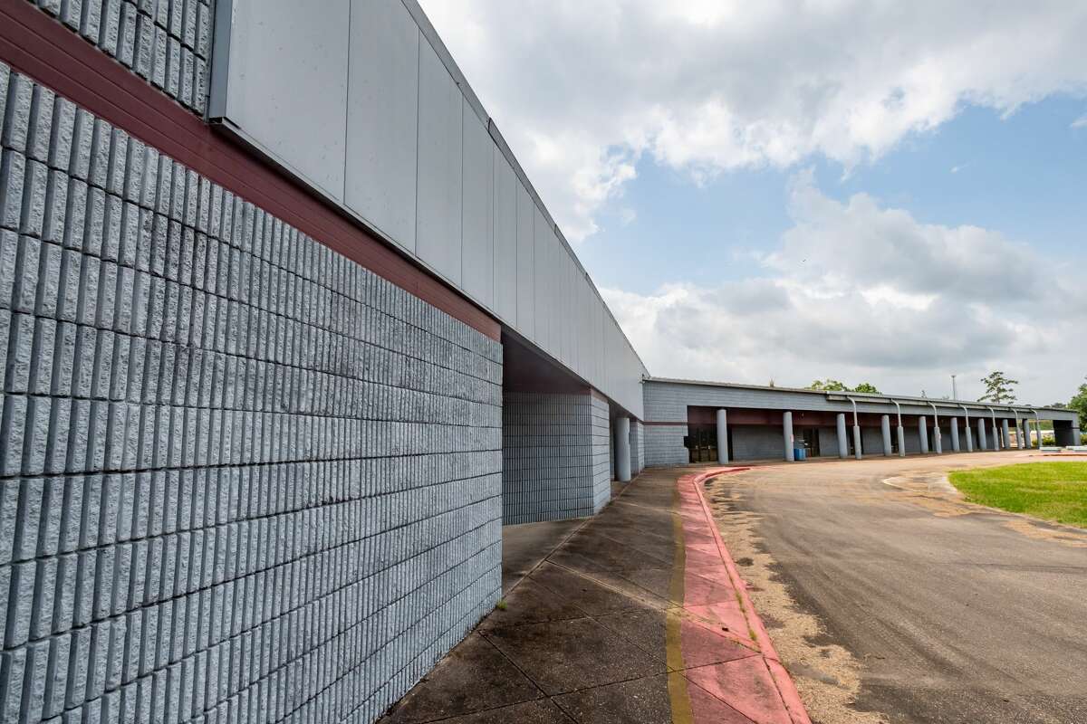 Vidor Middle School stands empty waiting for FEMA to approve the funds to replace it. The delayed projects at Oak Forest Elementary School and Vidor Middle School are coming up on three years since they were flooded in Hurricane Harvey. Photo made on May 8, 2020. Fran Ruchalski/The Enterprise