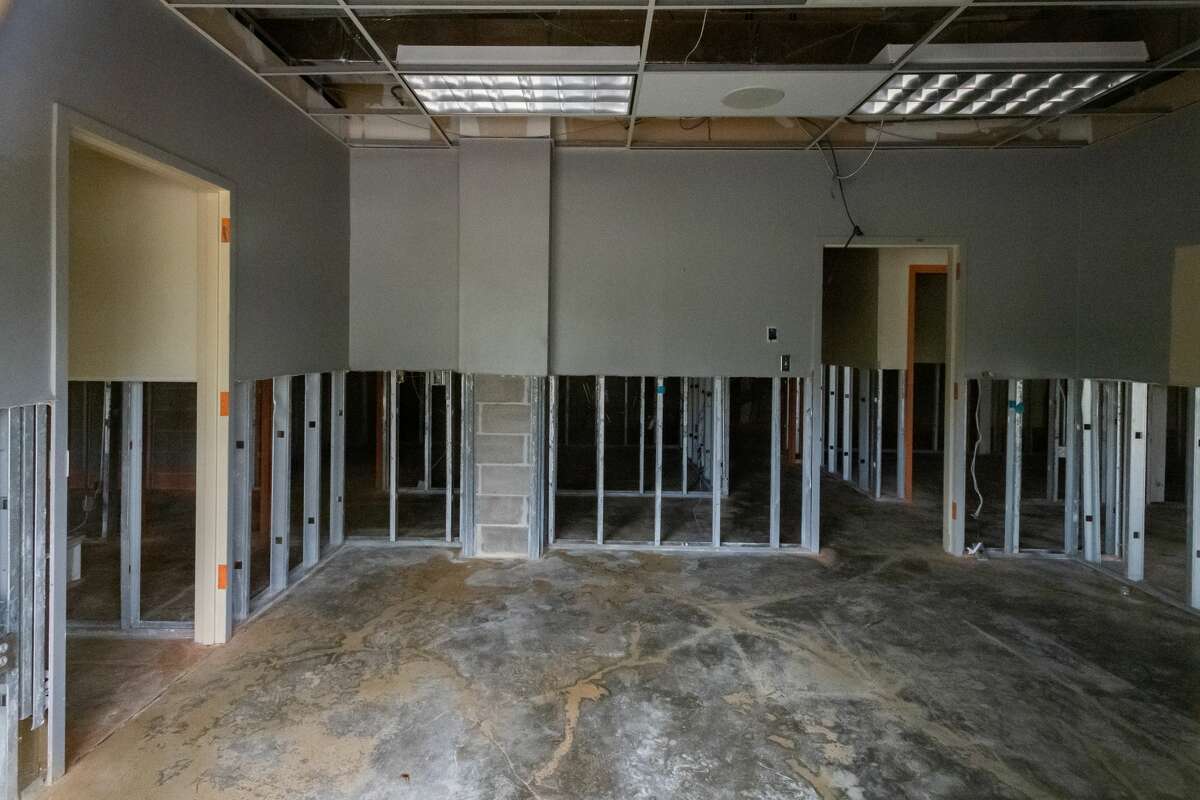 Vidor Middle School stands empty waiting for FEMA to approve the funds to replace it. The delayed projects at Oak Forest Elementary School and Vidor Middle School are coming up on three years since they were flooded in Hurricane Harvey. Photo made on May 8, 2020. Fran Ruchalski/The Enterprise