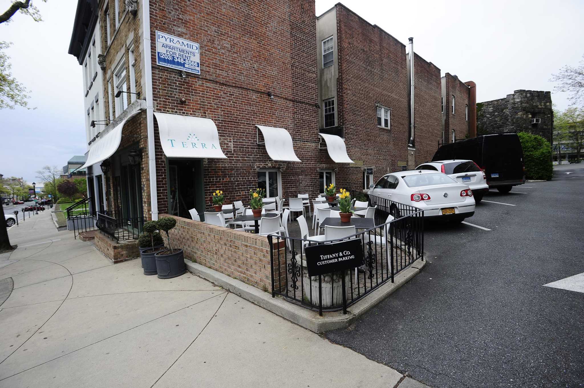 Greenwich looking for ways to expand outdoor dining
