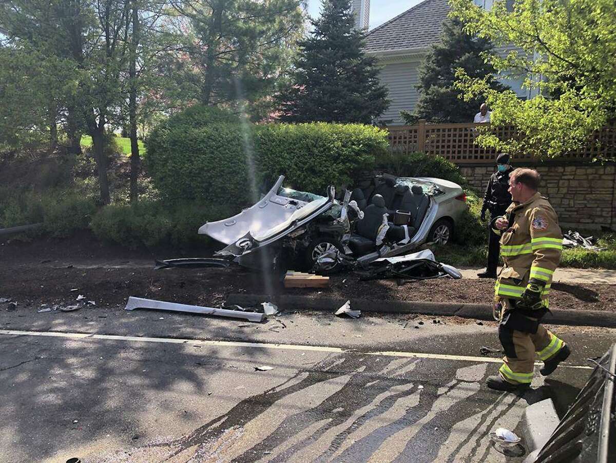 Police: Bethel car accident results in injuries