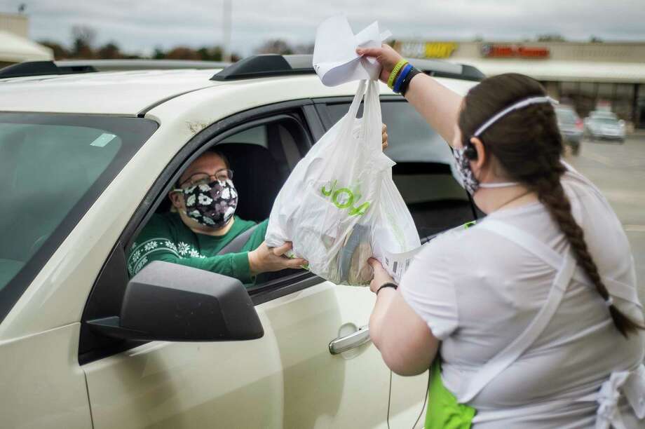 Midland S New Way Of Shopping Curbside Pickup Connects Retailers Customers Midland Daily News