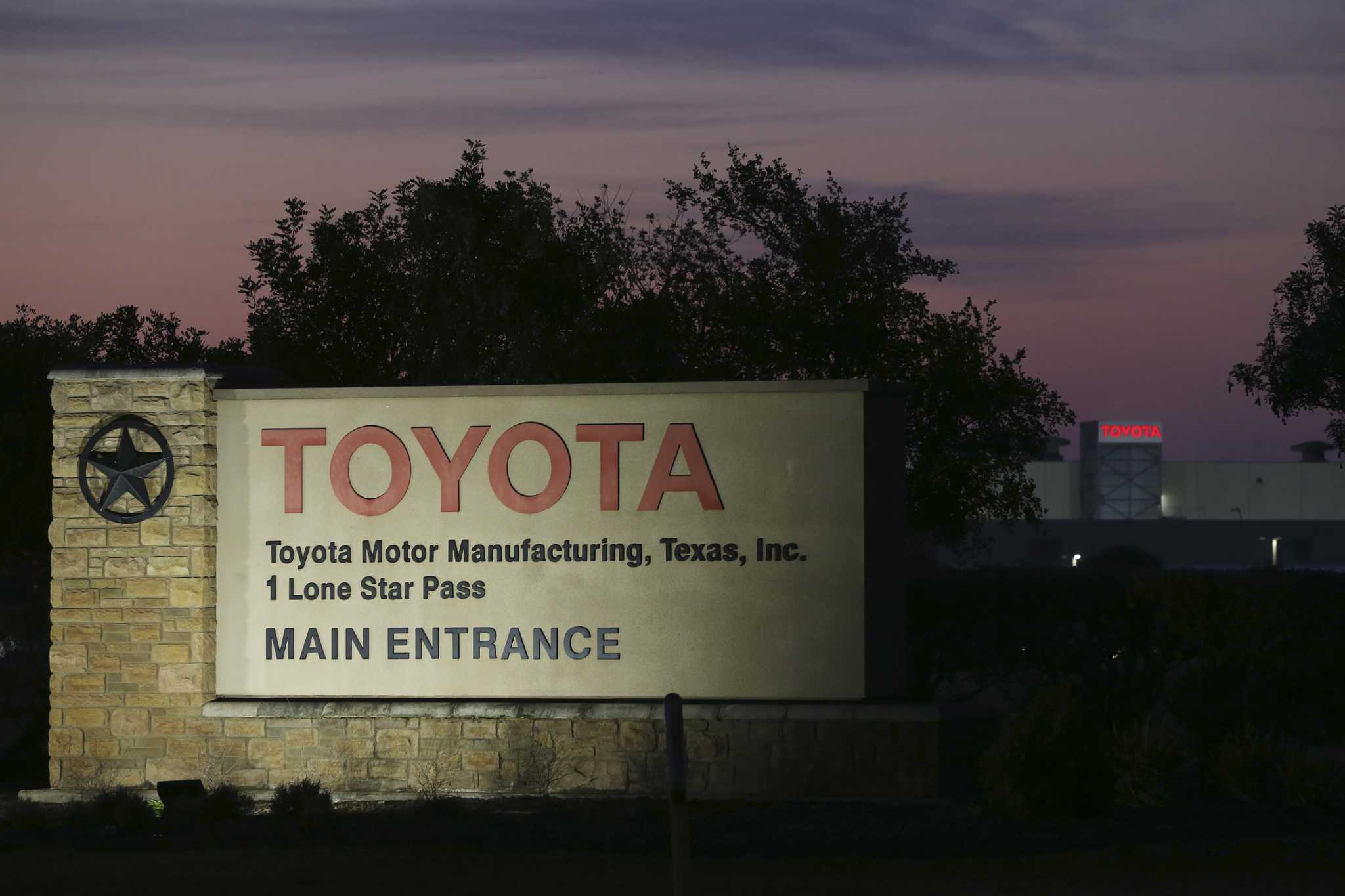 La policía de Texas arresta a un hombre escondido en una fábrica de Toyota