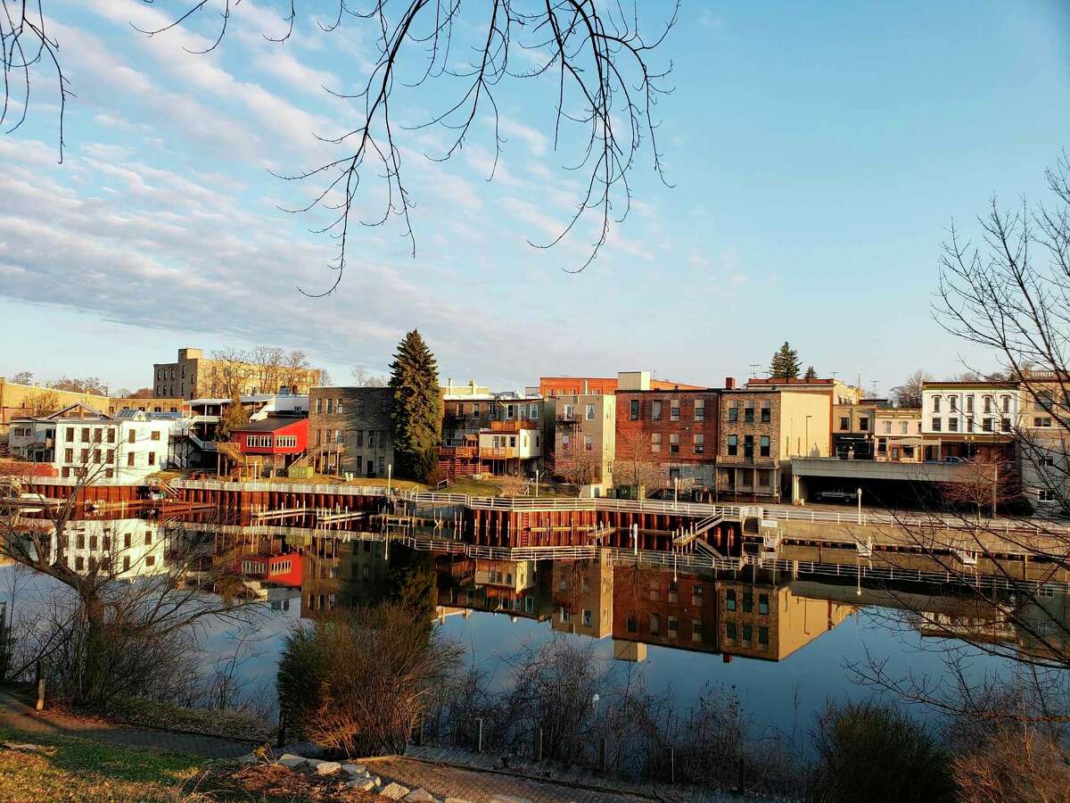 Manistee planning commission working on short term rental ordinance