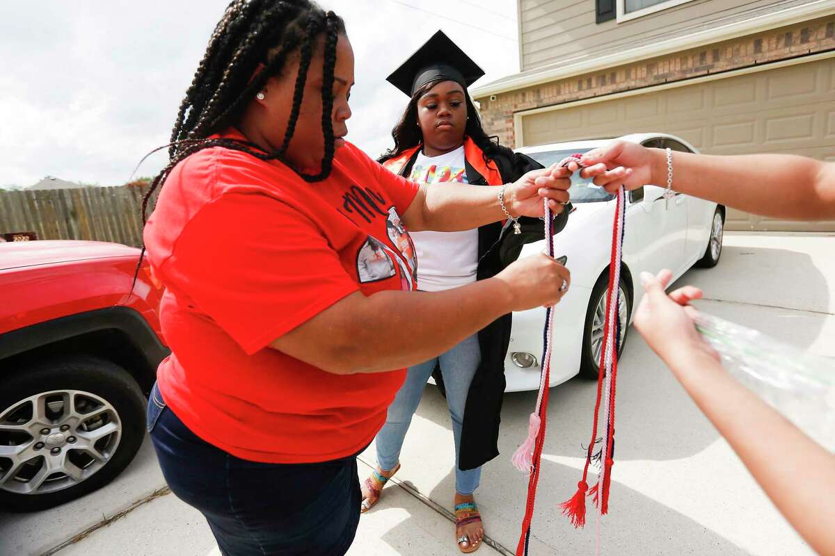 All Houston ISD graduation ceremonies going virtual, with no inperson