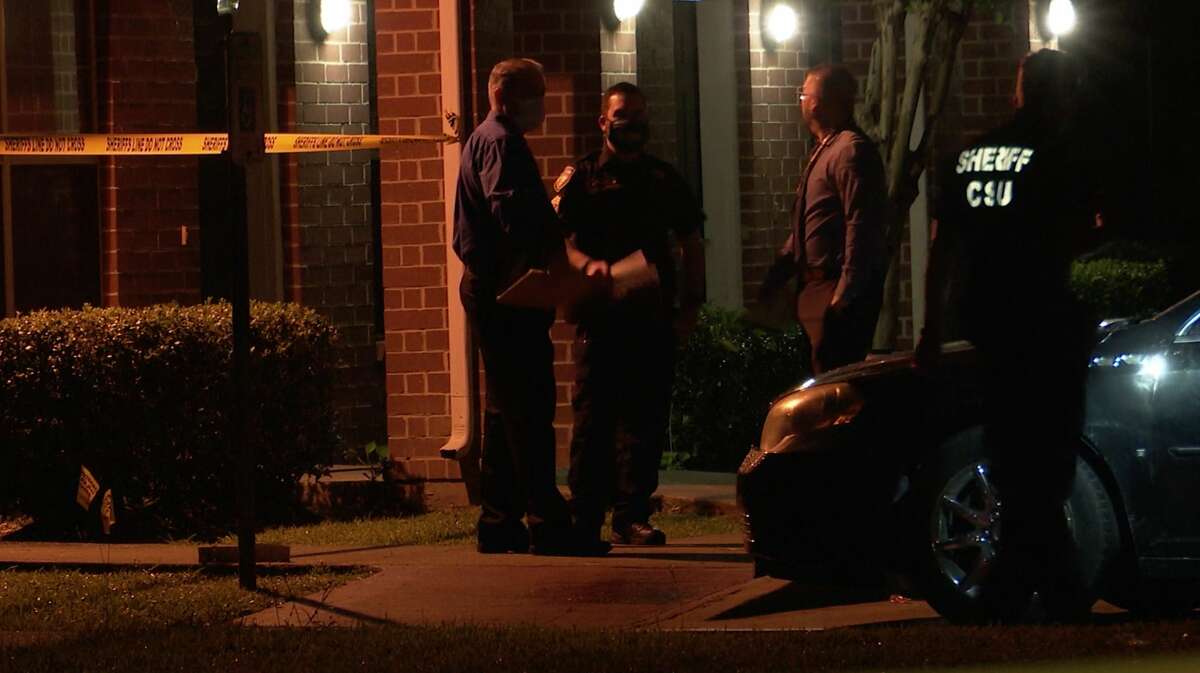 Harris County sheriff's deputies investigate a deadly shooting in the 5300 block of Aeropark Drive on Tuesday, May 13, 2020.
