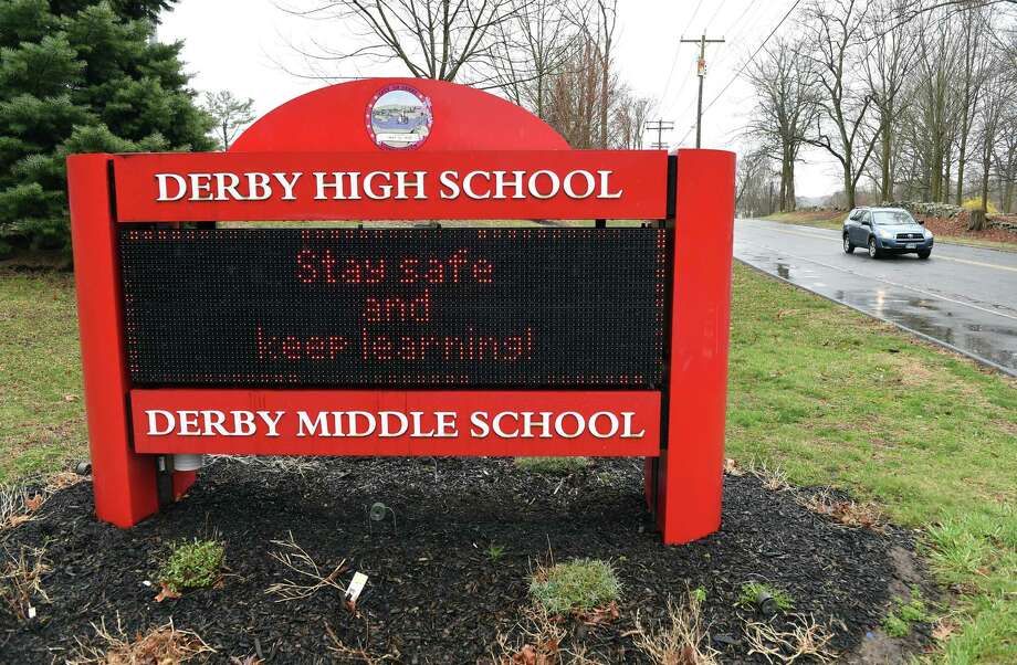 An electronic message board at the entrance to Derby High School/Derby Middle School April 3, 2020. Photo: Arnold Gold / Hearst Connecticut Media / New Haven Register