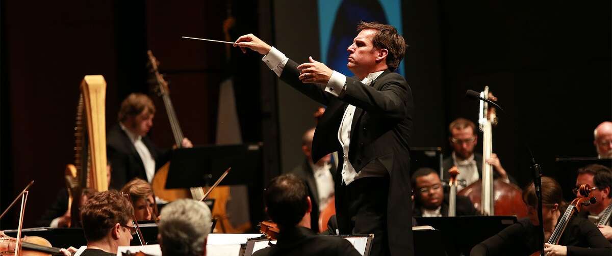 MOSC conductor Gary Lewis conducts the Midland Odessa Symphony and Chorale.