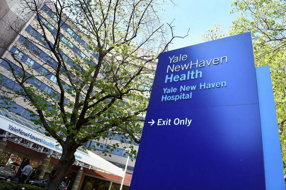 The front entrance of Yale New Haven Hospital in New Haven photographed on May 13, 2020. Photo: Arnold Gold / Hearst Connecticut Media / New Haven Register