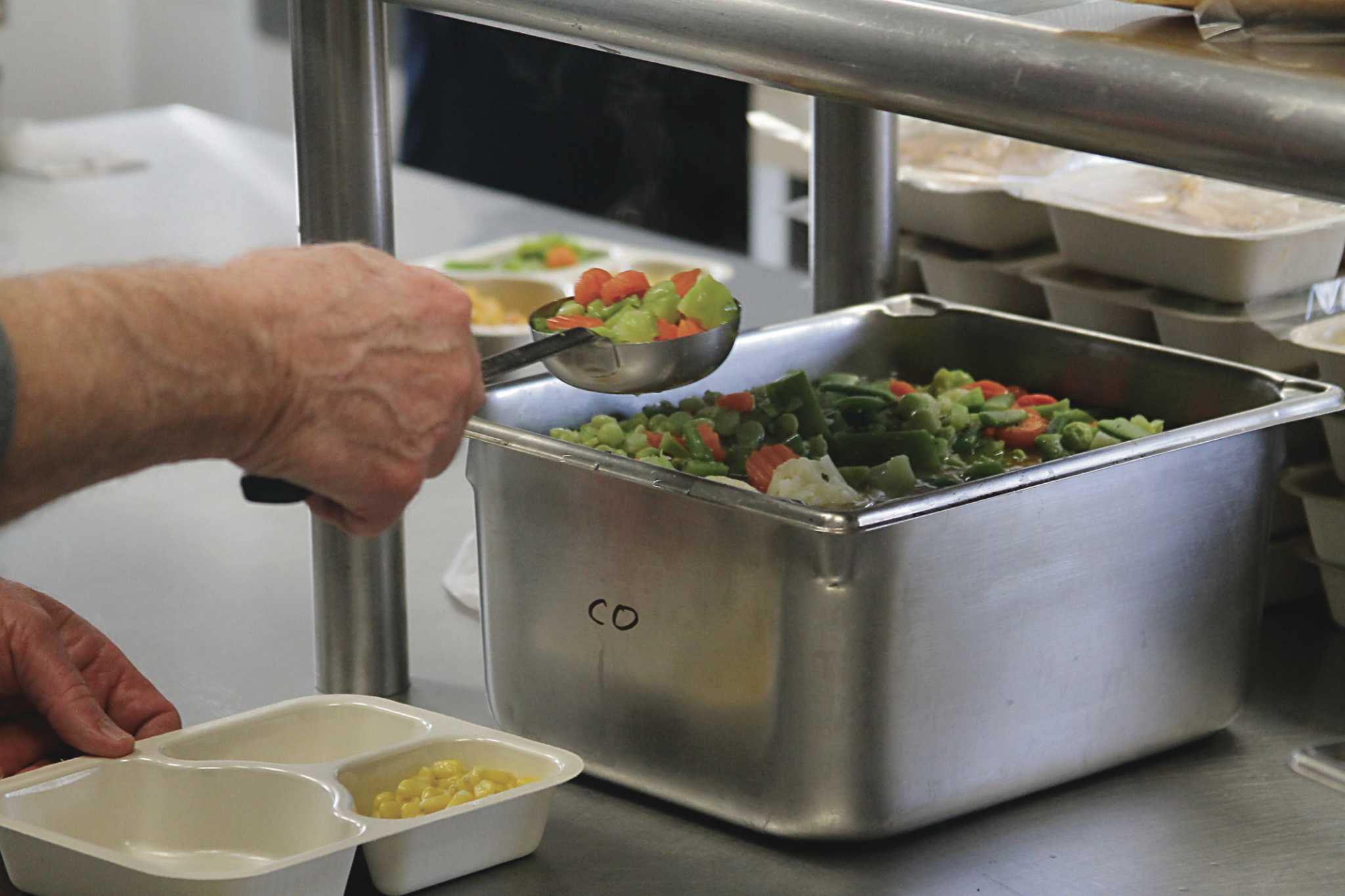 meals-on-wheels-continues-to-serve-seniors-during-pandemic