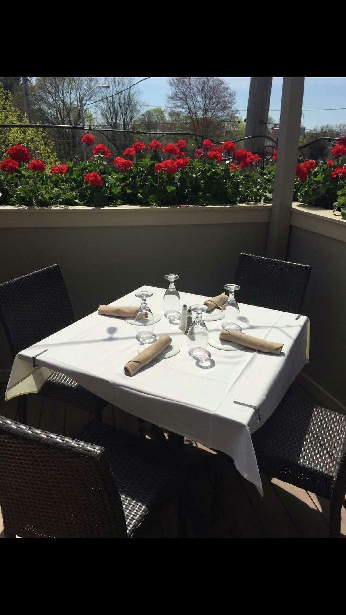 Outdoor dining to join takeout as CT restaurants eye partial reopening