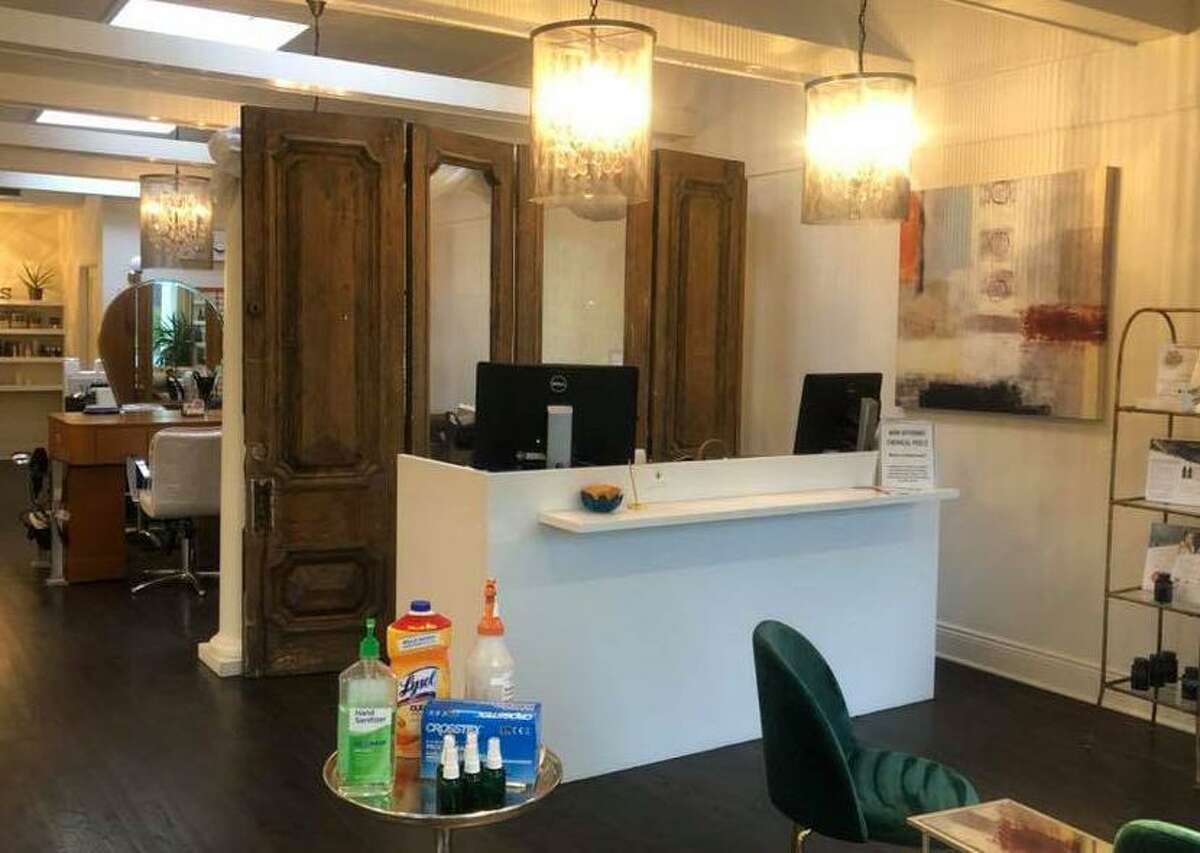 Wilton hair salon throws in the towel, won't reopen