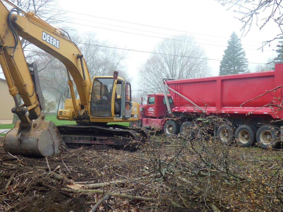 Team Rubicon assists Habitat for Humanity on newest construction