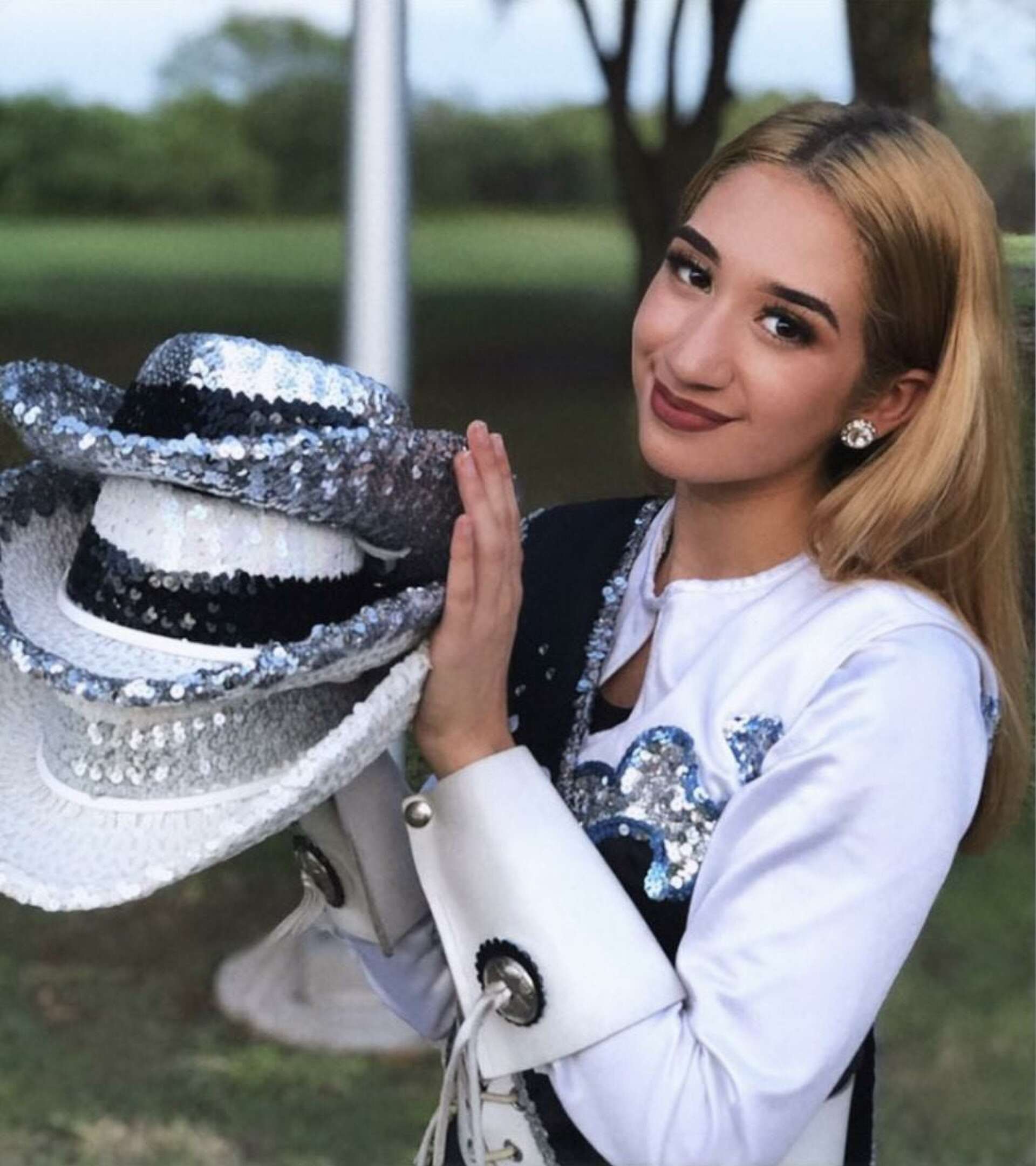 Laredo dance, cheer and band seniors share photos after semester cut short  by coronavirus