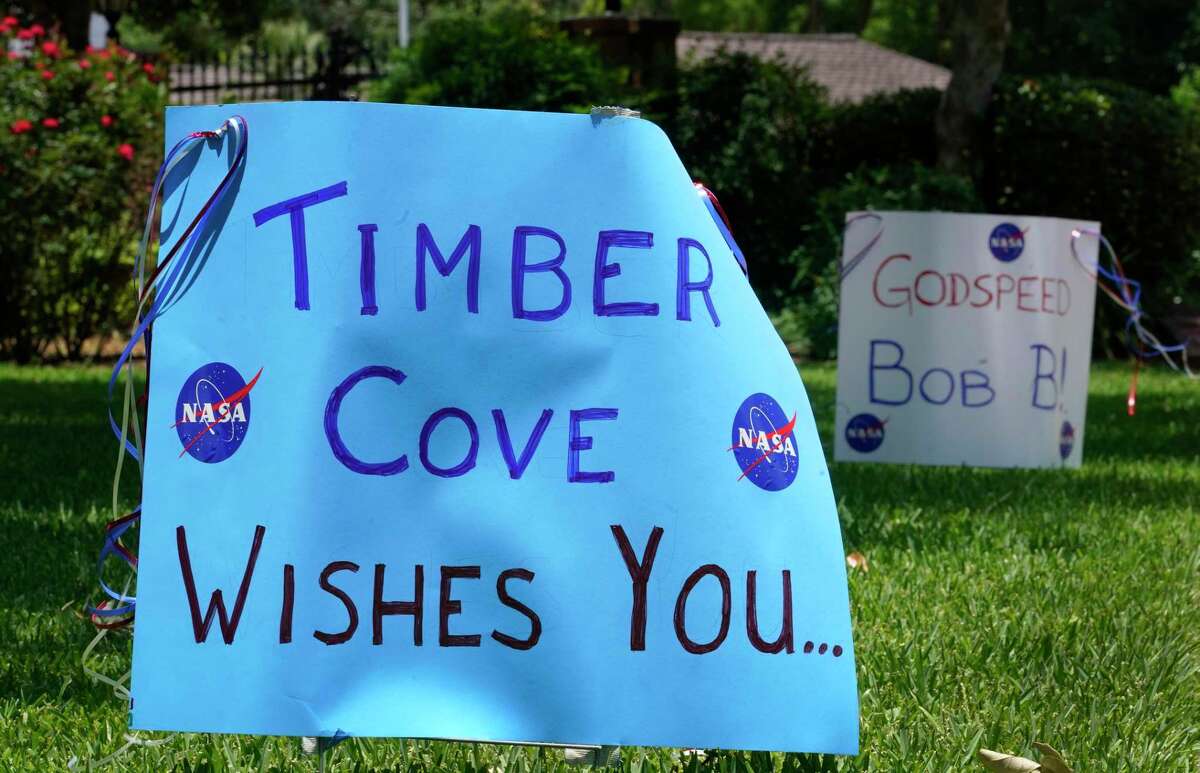 NASA astronauts depart Houston, enter final preparations for next week