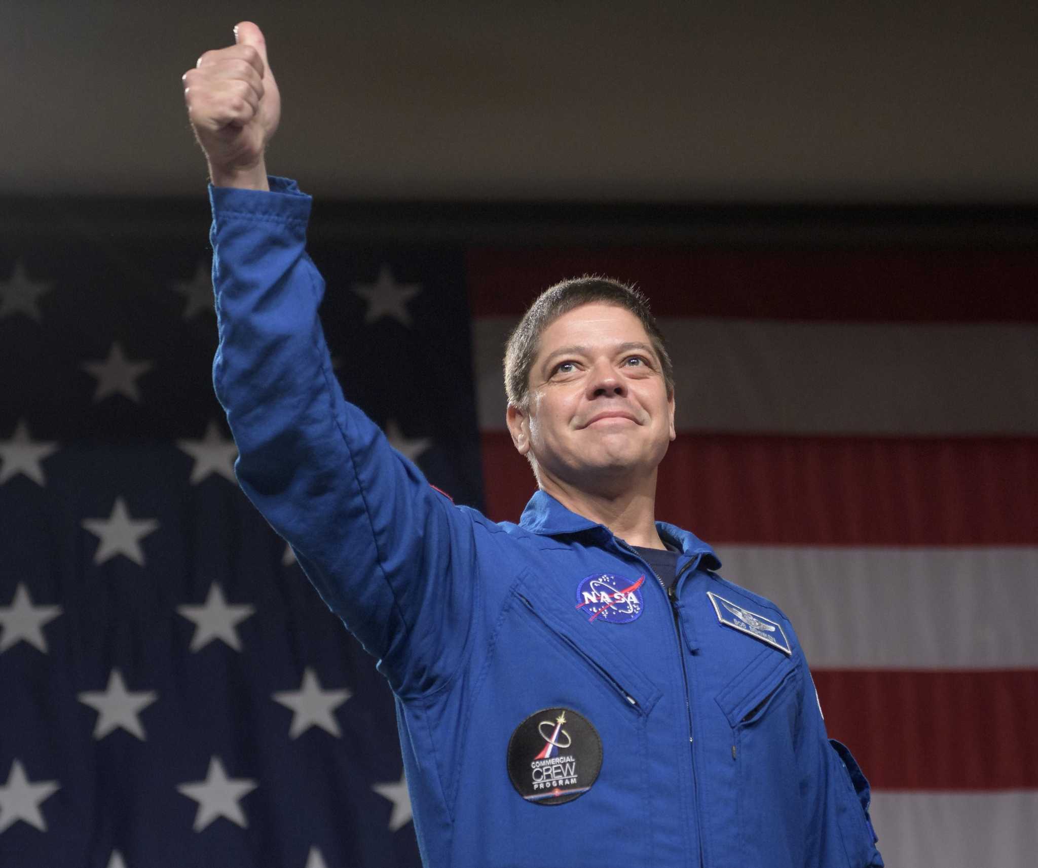Astronauts Find Ways To Talk To Their Kids About The Joy And Risks Of Blasting Off Into Space Houstonchronicle Com