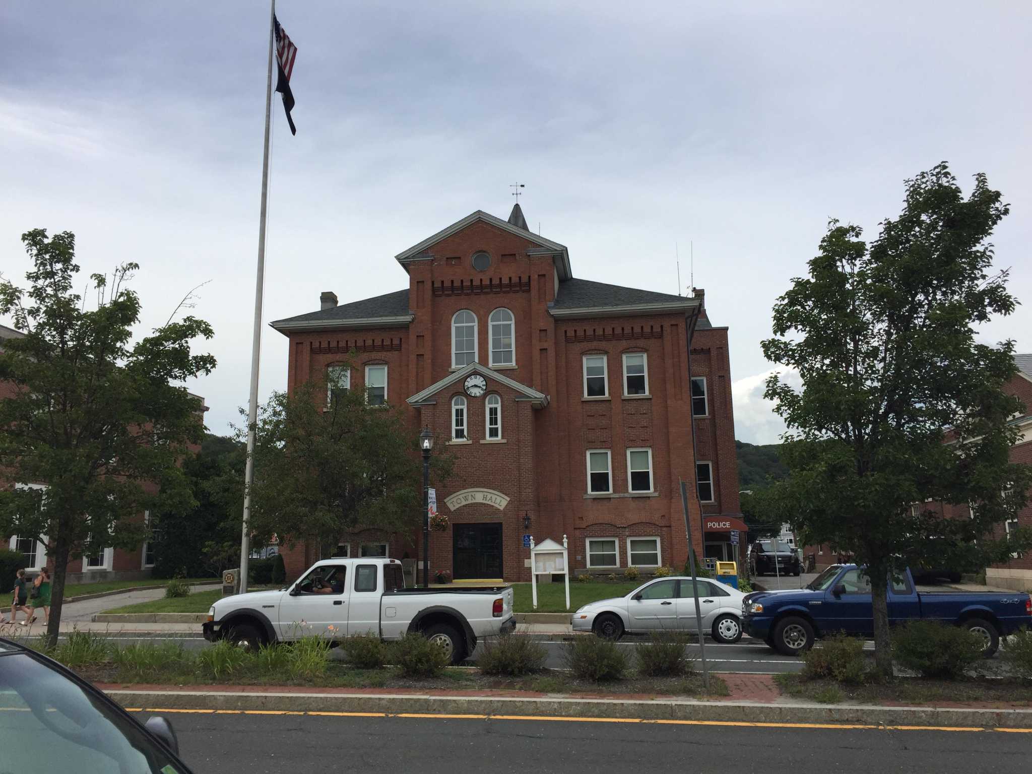Winchester town hall closing to the public until further notice
